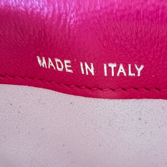 @jordanleacraft Authentic CHANEL Pouch in Hot Pink Quilted Matelasse Lambskin - Picture 7 of 9